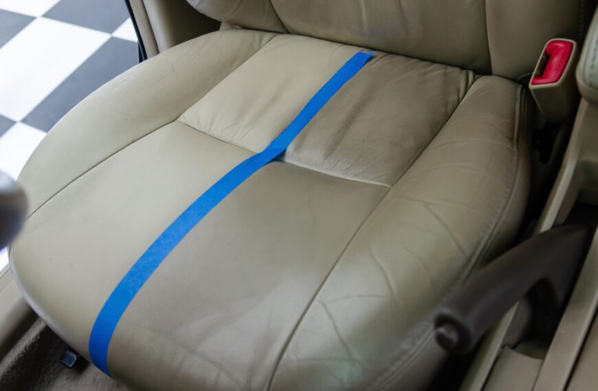 Jak dbać o skórzaną tapicerkę w samochodzie: Poradnik krok po kroku