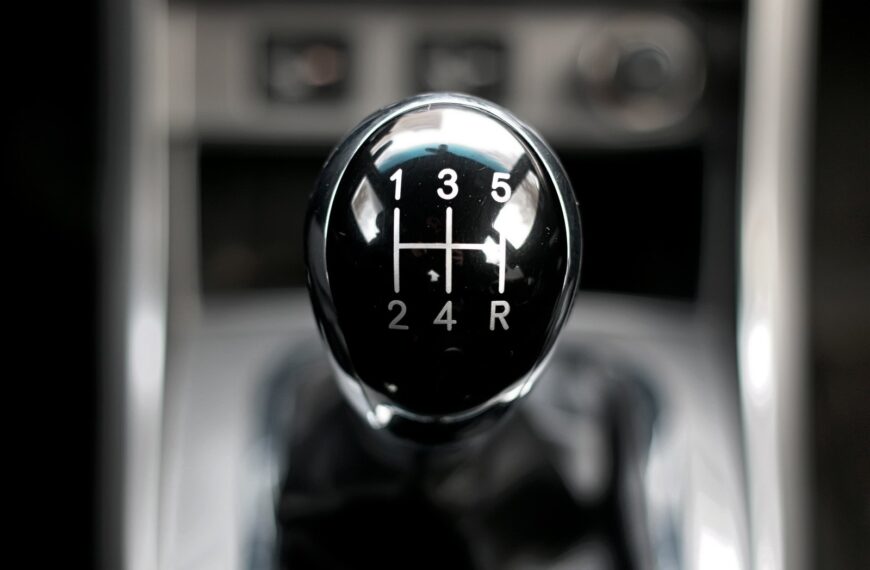 Przyczyny awarii skrzyni biegów i jak je naprawić