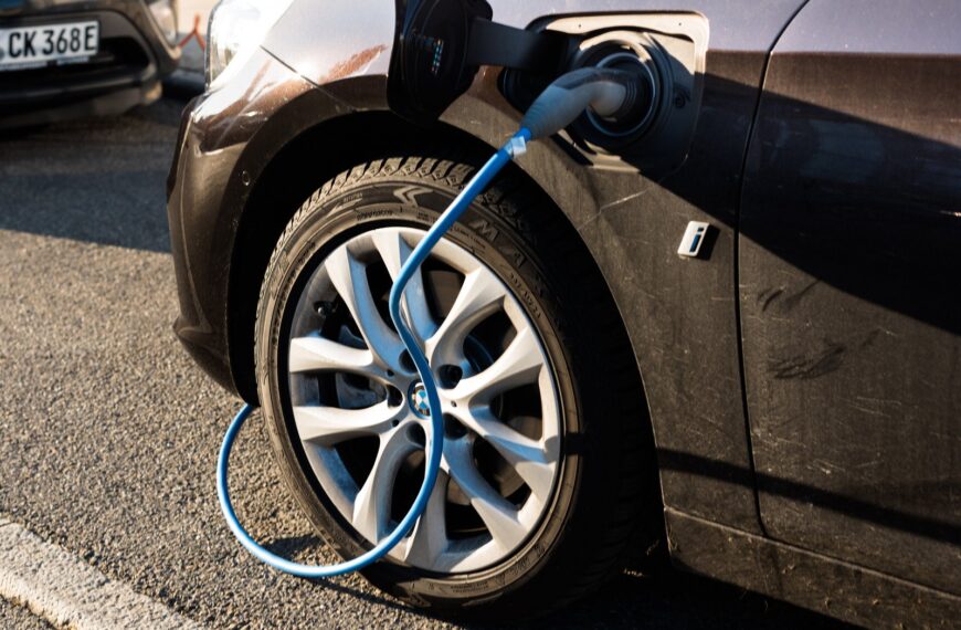 Efektywne zarządzanie energią w samochodach hybrydowych