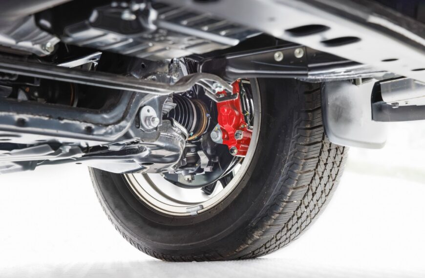 Jakie są różnice między miękką a twardą zawieszeniem? Wybór odpowiedni do stylu jazdy