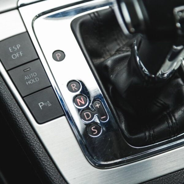 Jakie są różnice między różnymi typami skrzyń biegów: manualna, automatyczna, CVT i DSG?