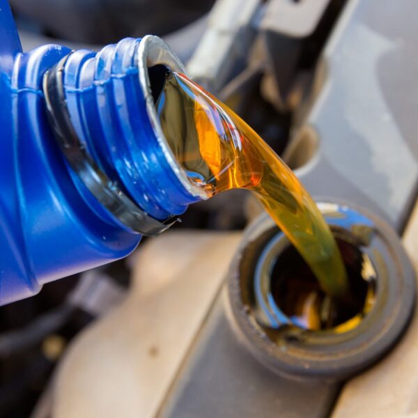 Jakie są korzyści z zastosowania olejów syntetycznych w nowoczesnych silnikach?